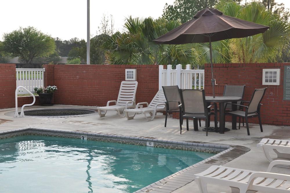 Country & By Radisson, Covington, La Hotel Covington